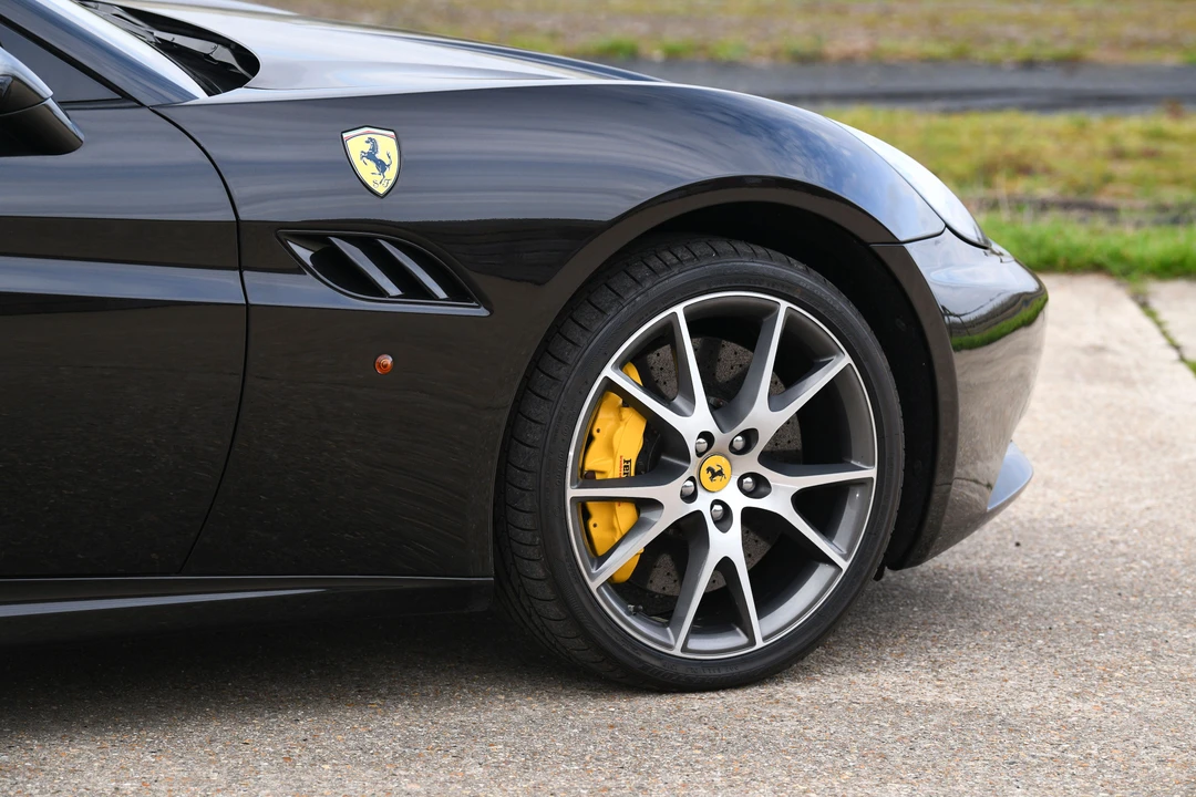 2010 Ferrari California - Image 30 of 31