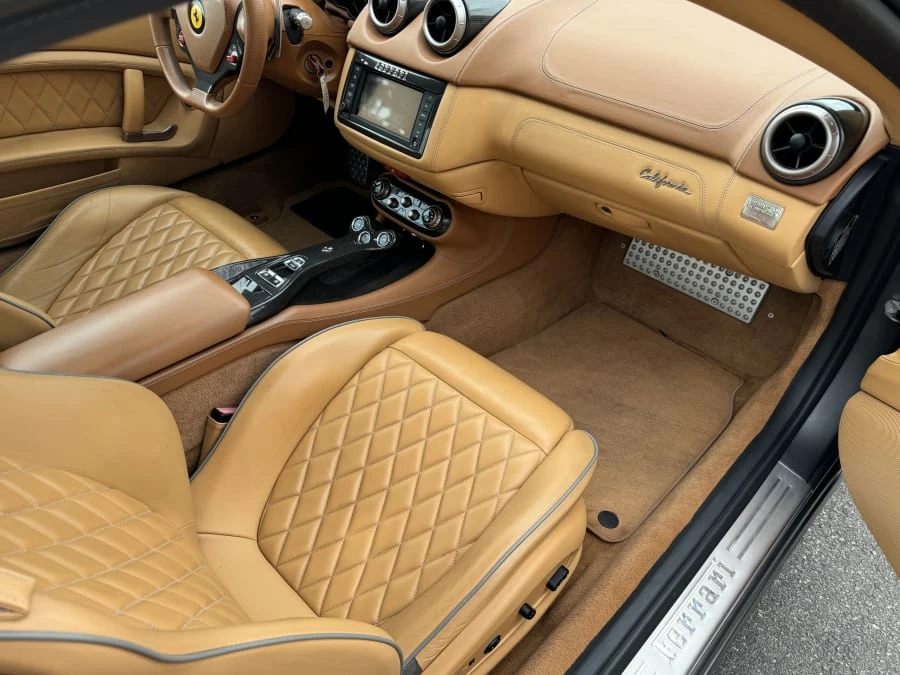 2010 Ferrari California - Image 5 of 8