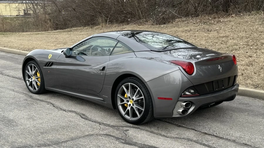 2010 Ferrari California - Image 3 of 8