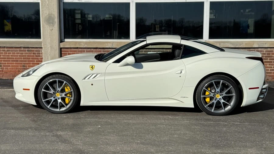 2010 Ferrari California - Image 5 of 14