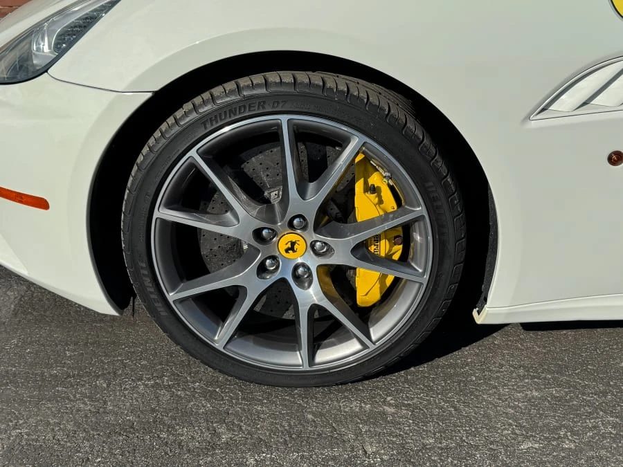 2010 Ferrari California - Image 8 of 14