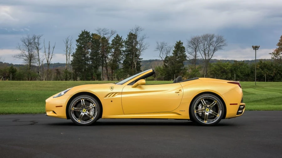 2010 Ferrari California - Image 2 of 21