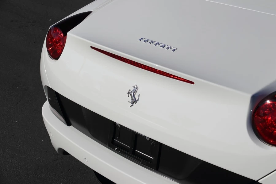 2010 Ferrari California - Image 11 of 31
