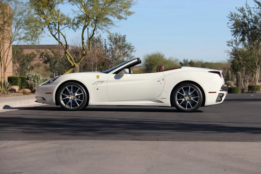 2010 Ferrari California - Image 13 of 31