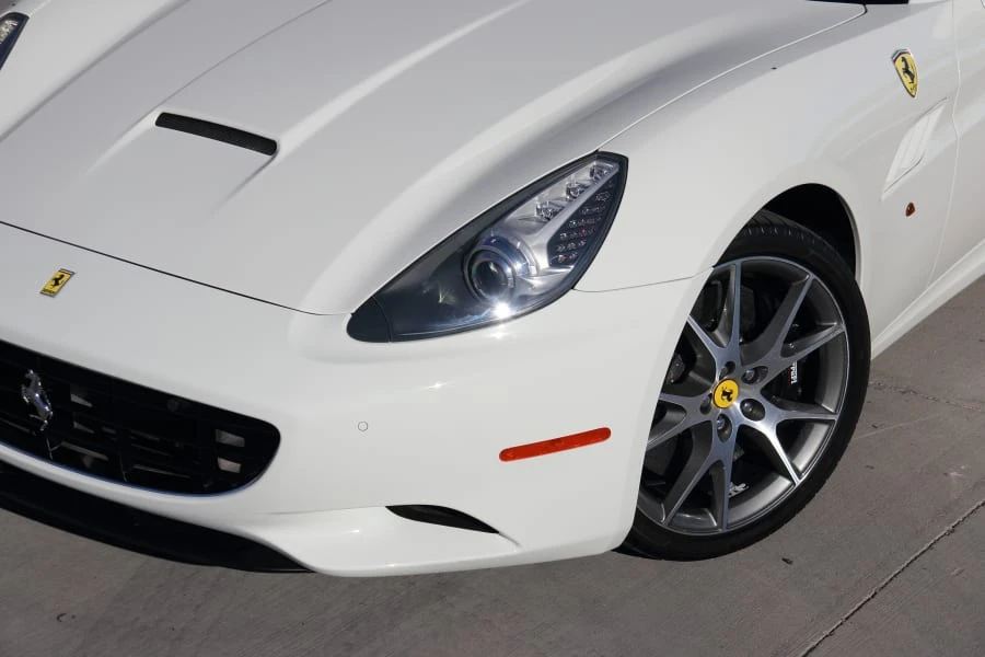 2010 Ferrari California - Image 12 of 31
