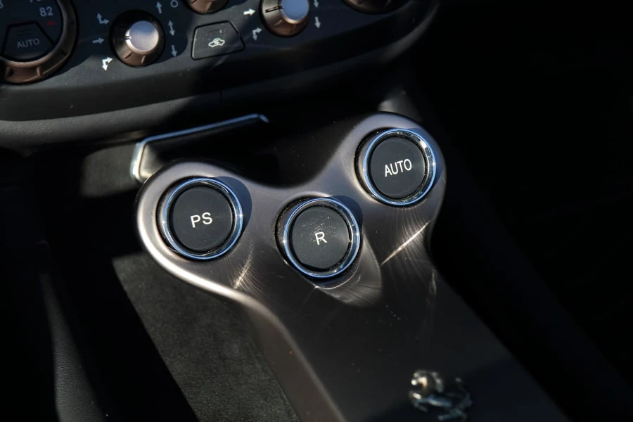 2010 Ferrari California - Image 27 of 31