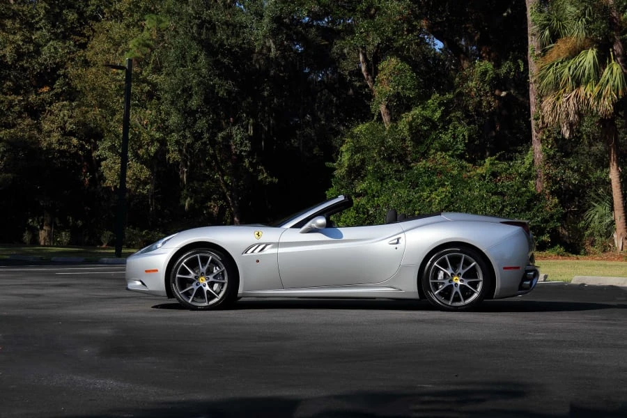 2010 Ferrari California - Image 2 of 31