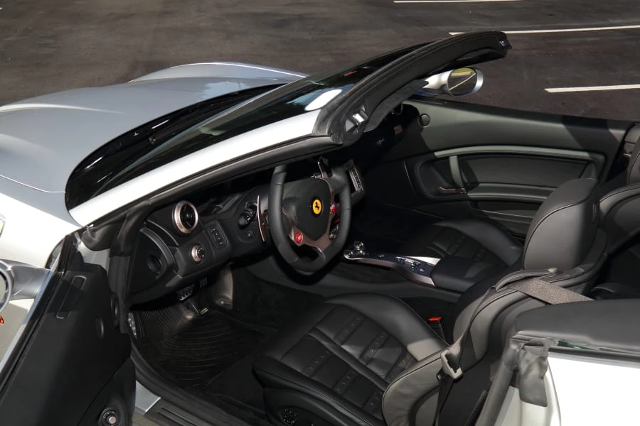 2010 Ferrari California - Image 18 of 31
