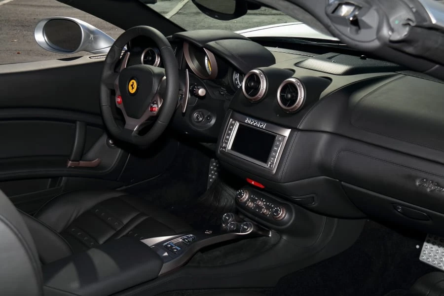 2010 Ferrari California - Image 24 of 31