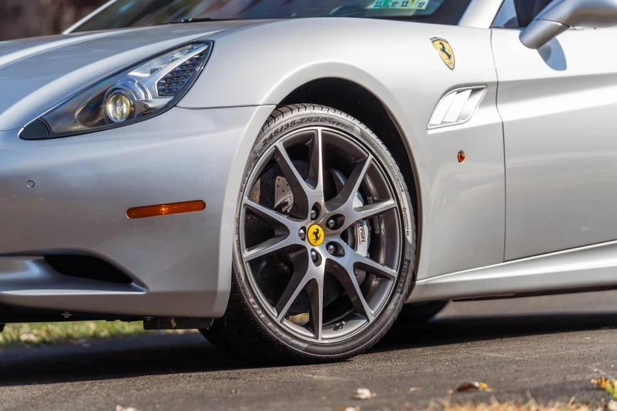 2010 Ferrari California - Image 15 of 31