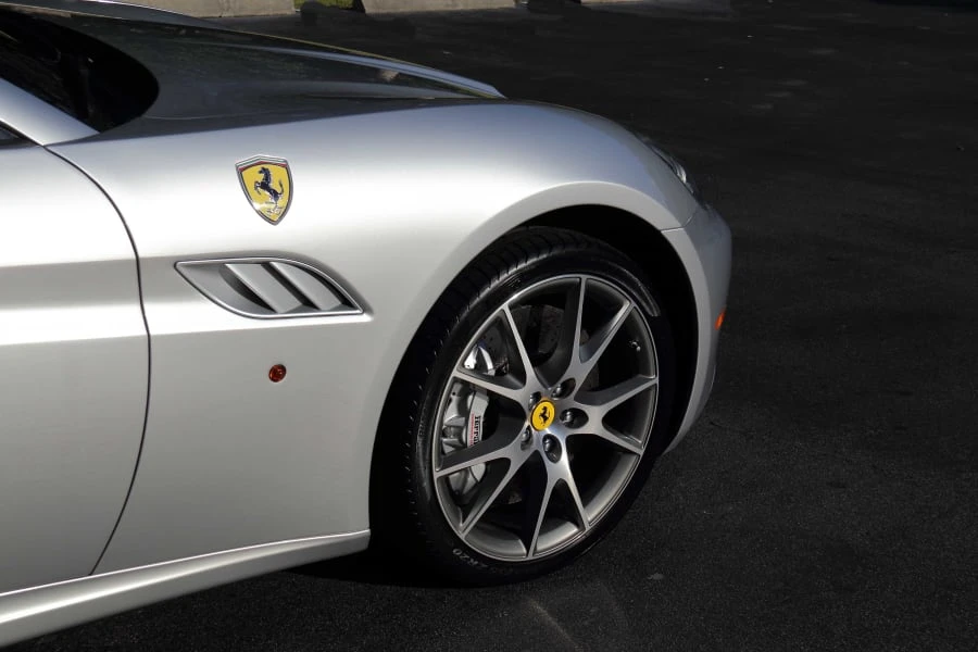 2010 Ferrari California - Image 8 of 31