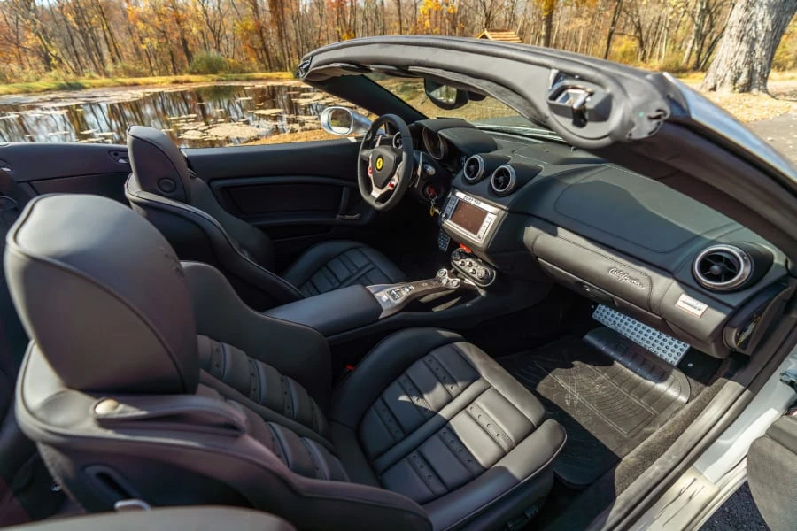2010 Ferrari California - Image 25 of 31