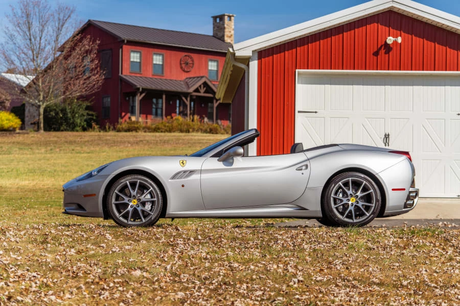 2010 Ferrari California - Image 2 of 31