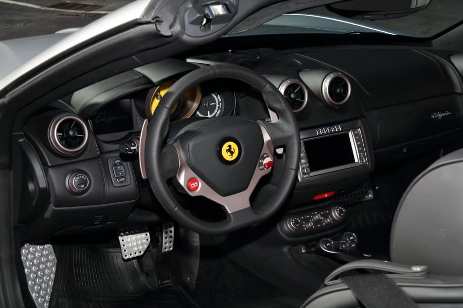 2010 Ferrari California - Image 22 of 31