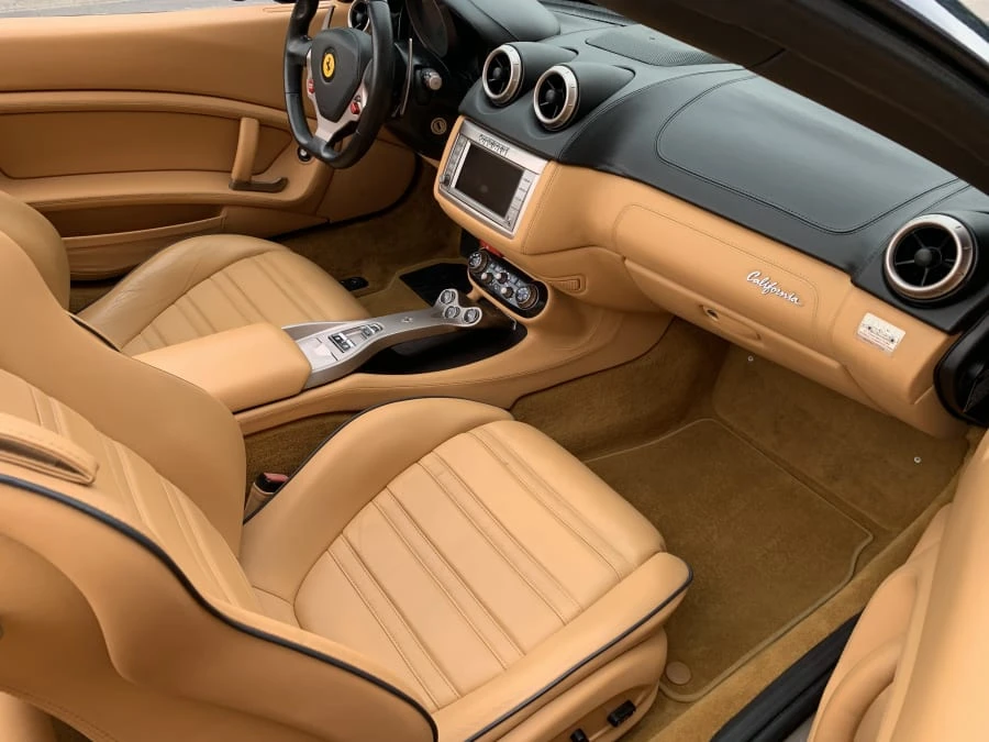 2010 Ferrari California - Image 5 of 10
