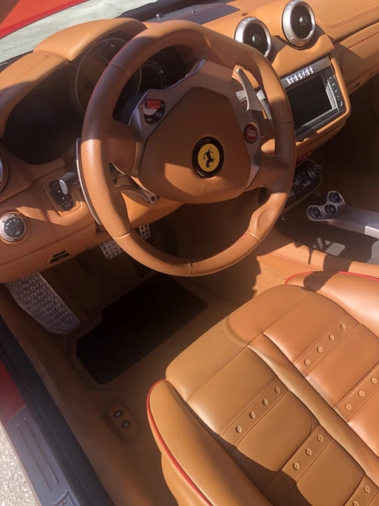 2010 Ferrari California - Image 12 of 17
