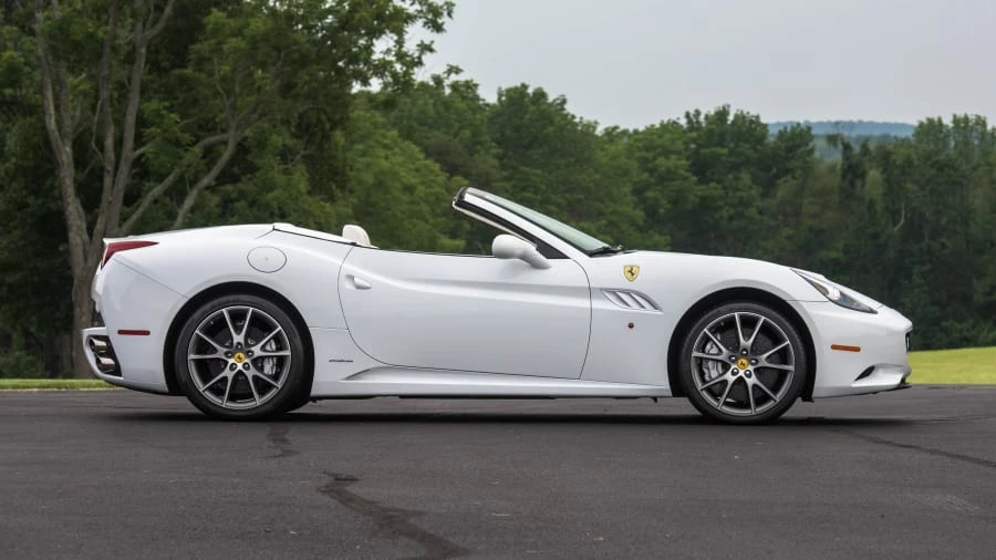 2010 Ferrari California - Image 2 of 12