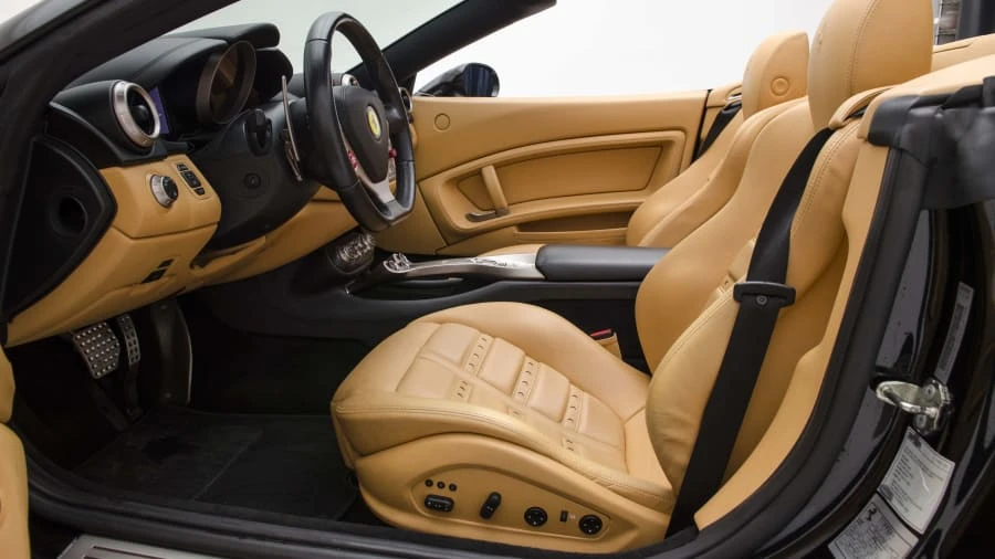 2010 Ferrari California - Image 5 of 20
