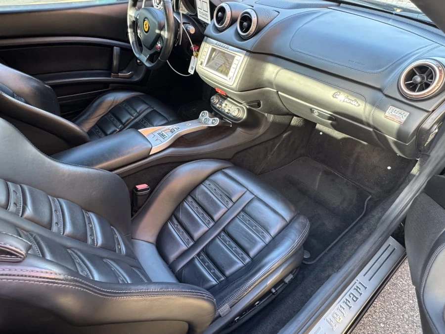 2010 Ferrari California - Image 11 of 13