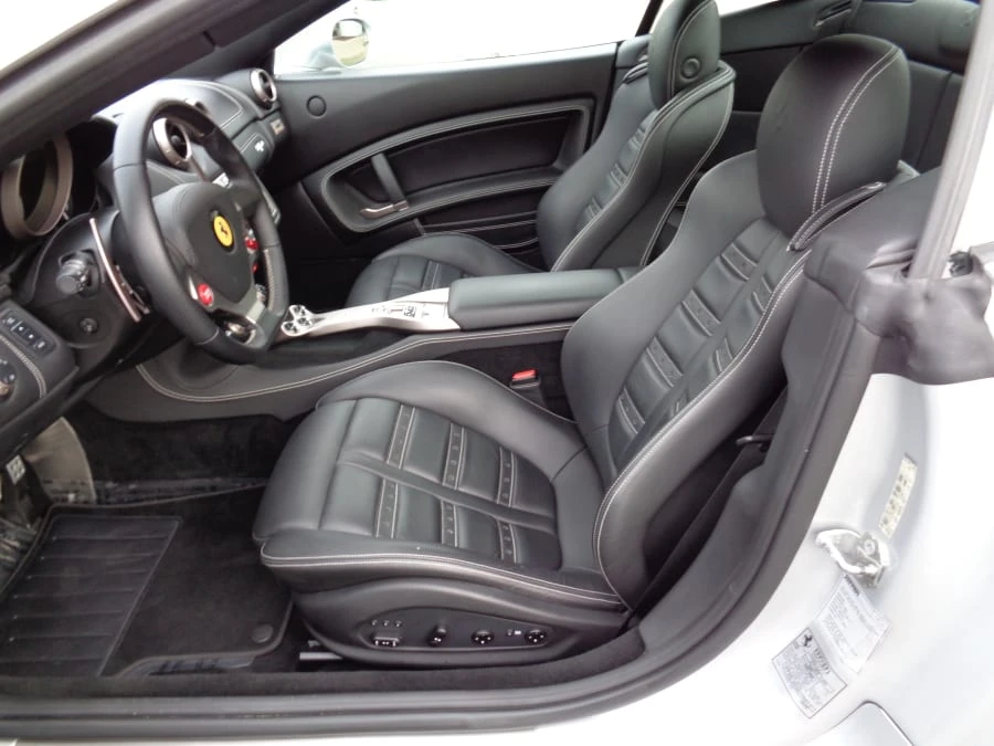 2010 Ferrari California - Image 5 of 7