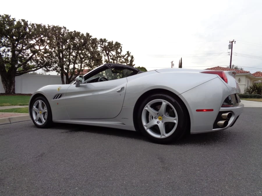 2010 Ferrari California - Image 3 of 7