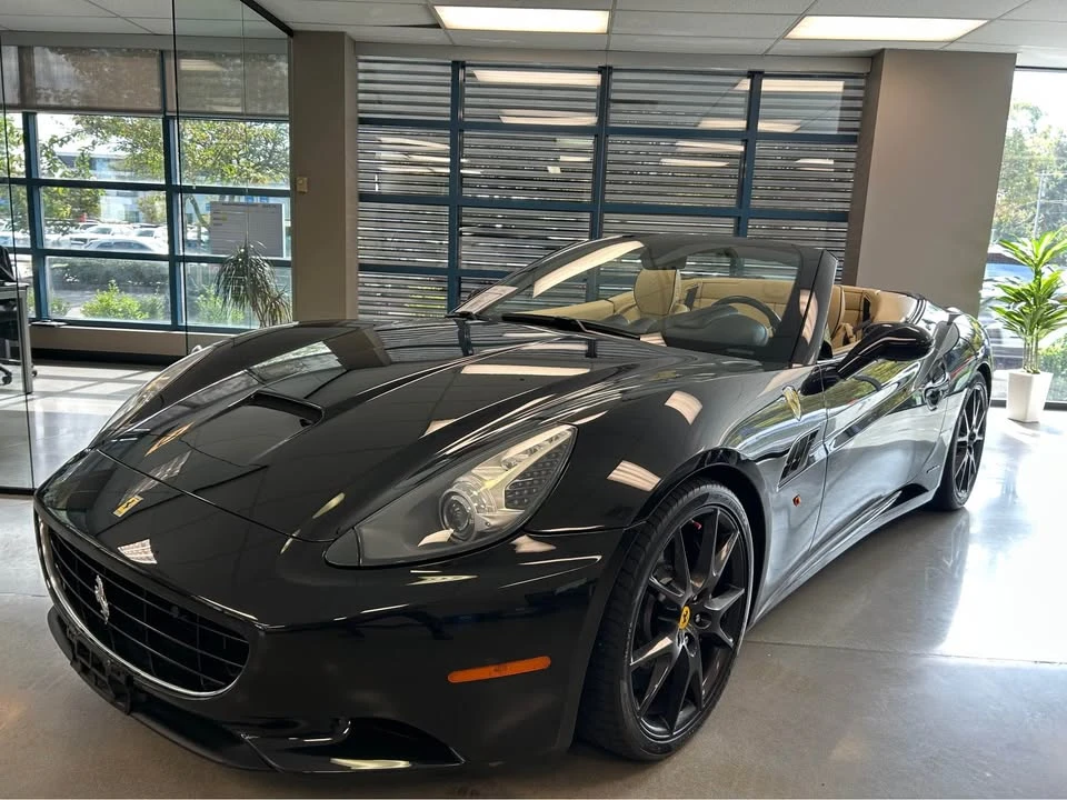 2010 Ferrari California - Image 2 of 14