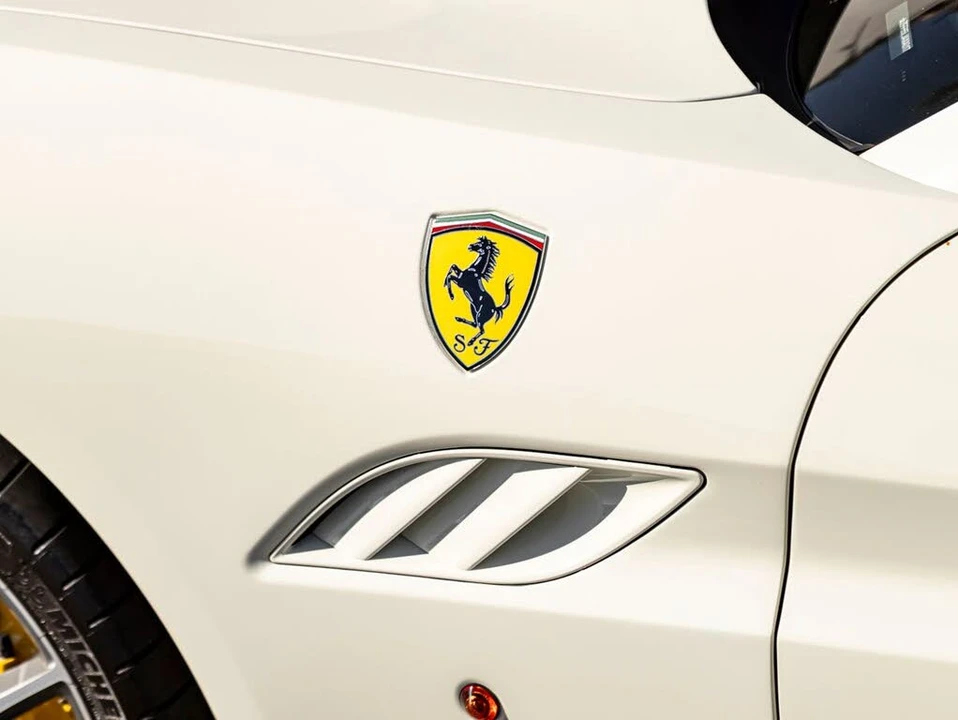 2010 Ferrari California - Image 15 of 31