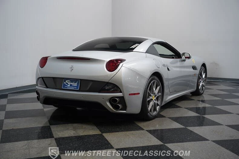 2010 Ferrari California - Image 12 of 31