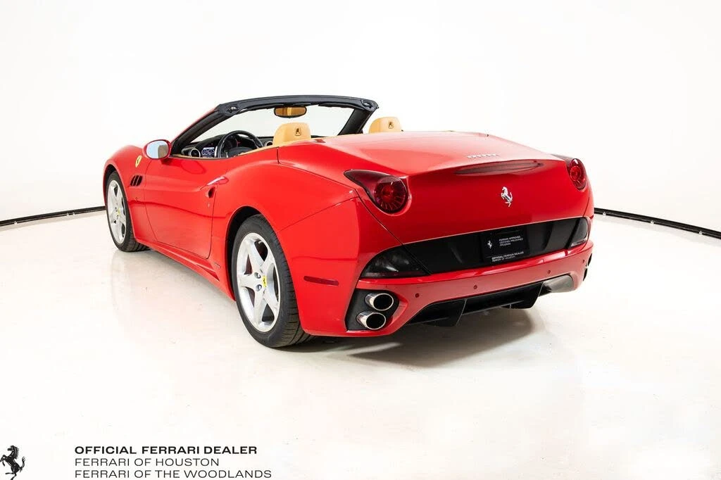 2010 Ferrari California - Image 2 of 31