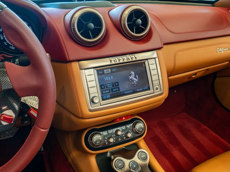 2010 Ferrari California - Image 16 of 31