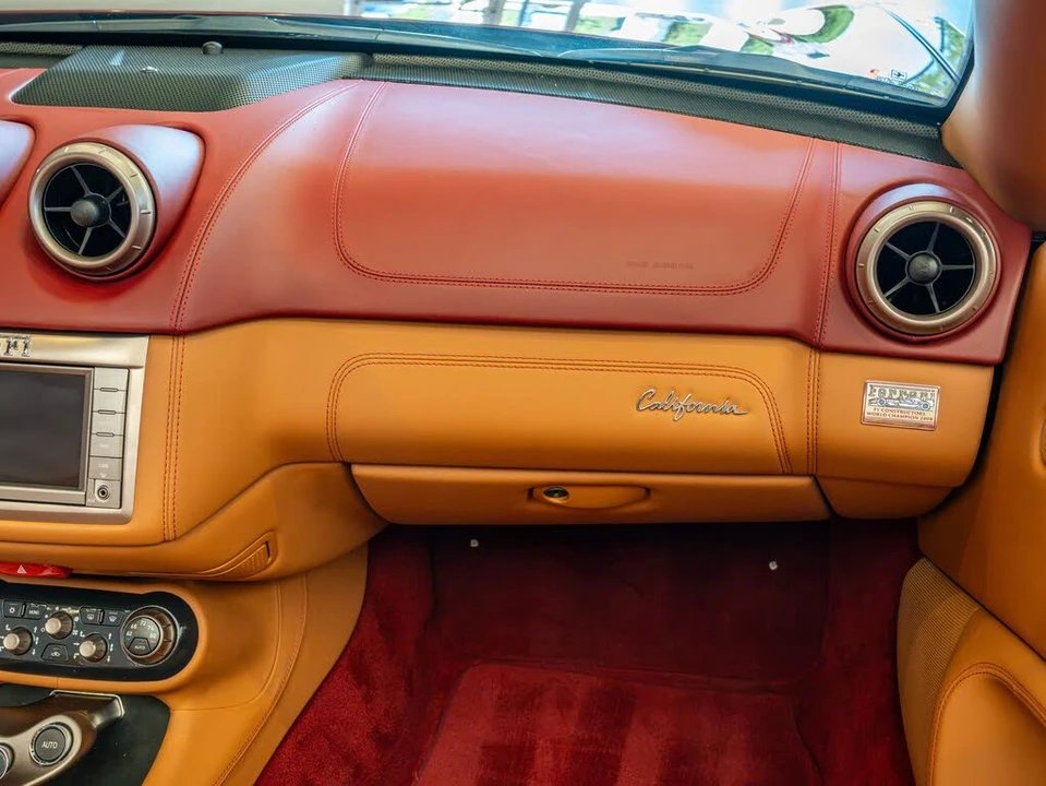 2010 Ferrari California - Image 18 of 31