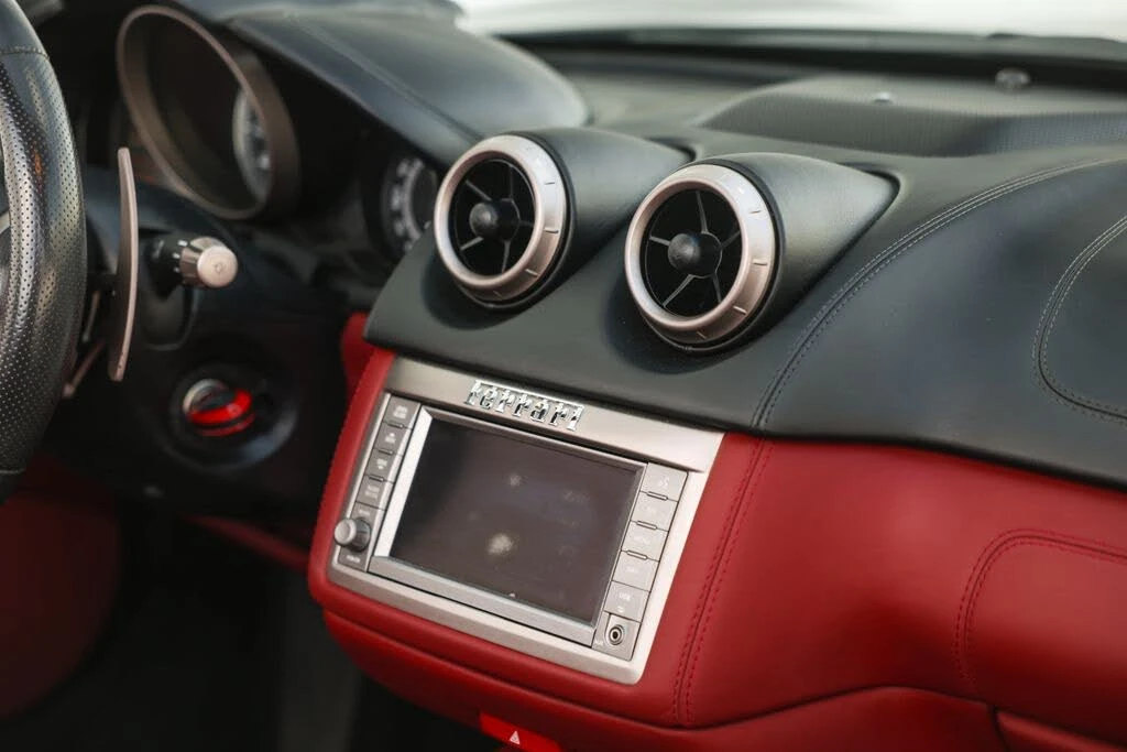 2010 Ferrari California - Image 29 of 31