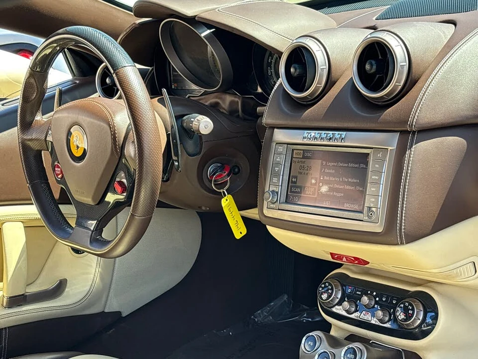 2010 Ferrari California - Image 13 of 31