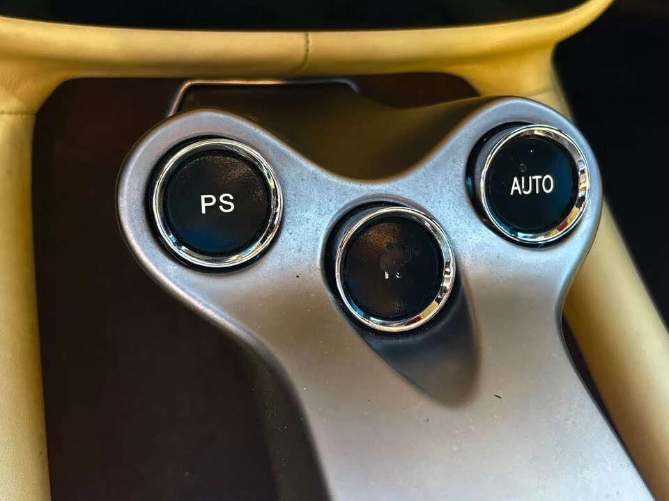 2010 Ferrari California - Image 22 of 31