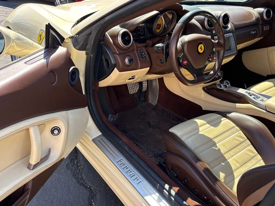 2010 Ferrari California - Image 29 of 31
