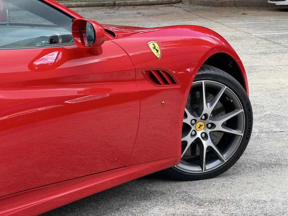 2010 Ferrari California - Image 16 of 31