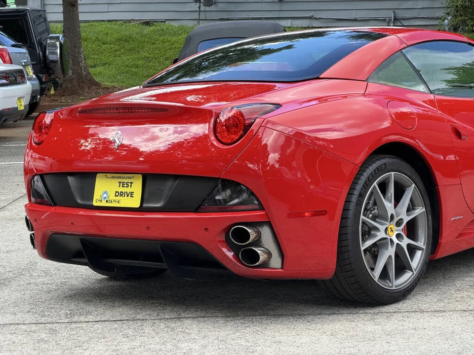 2010 Ferrari California - Image 14 of 31