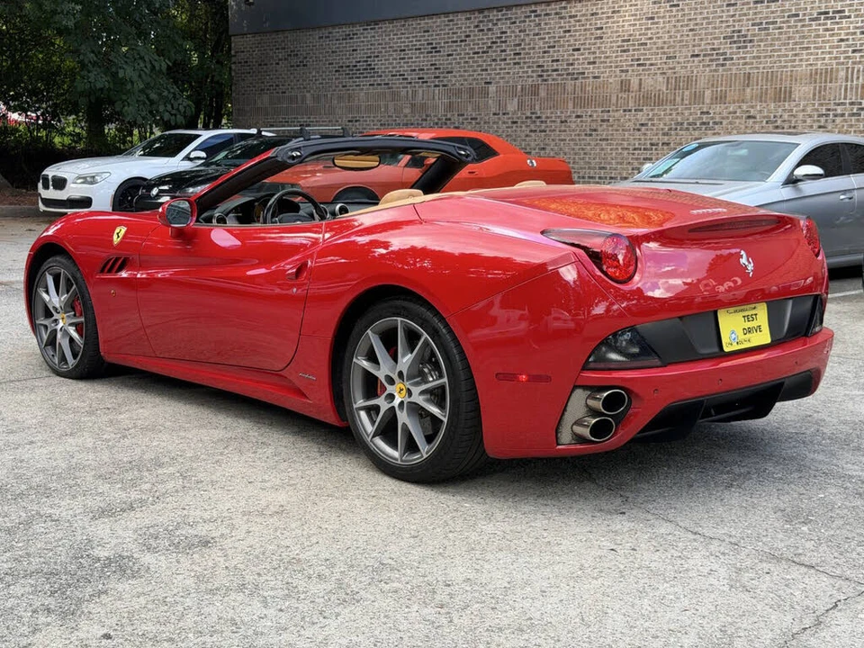 2010 Ferrari California - Image 12 of 31