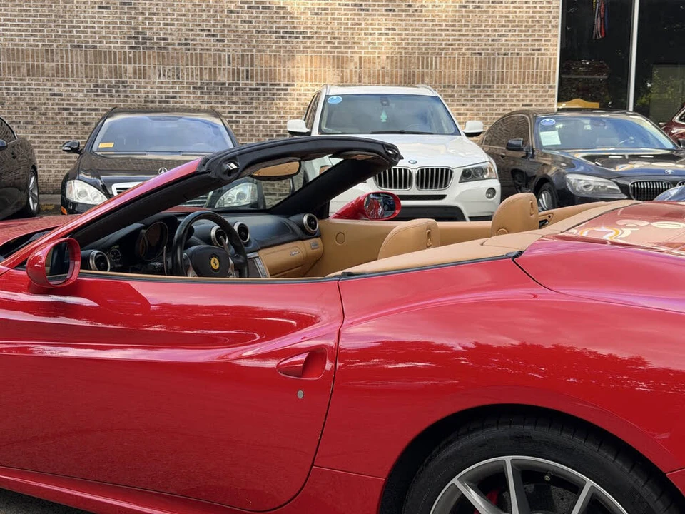2010 Ferrari California - Image 26 of 31