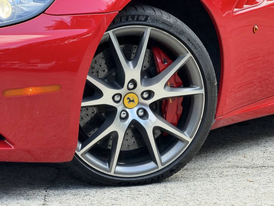 2010 Ferrari California - Image 25 of 31
