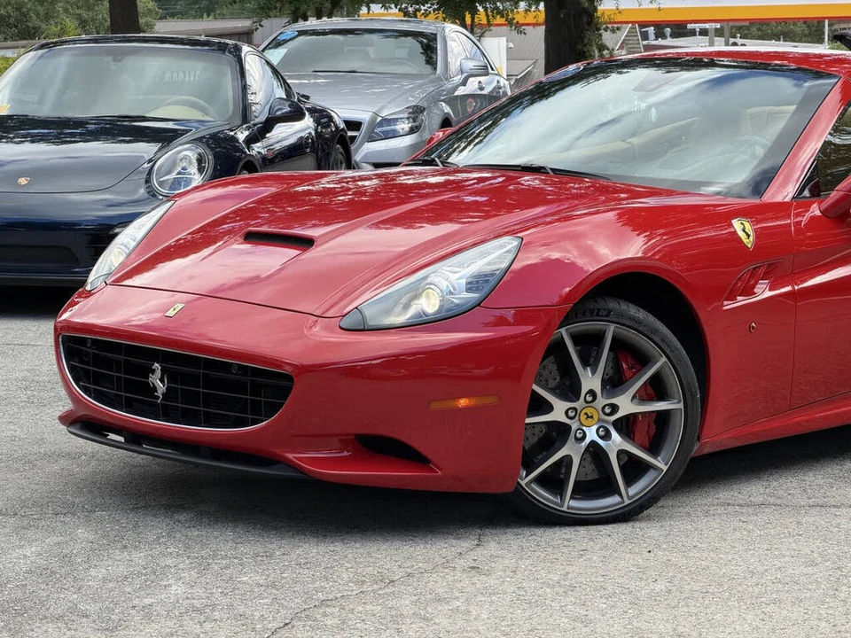 2010 Ferrari California - Image 8 of 31