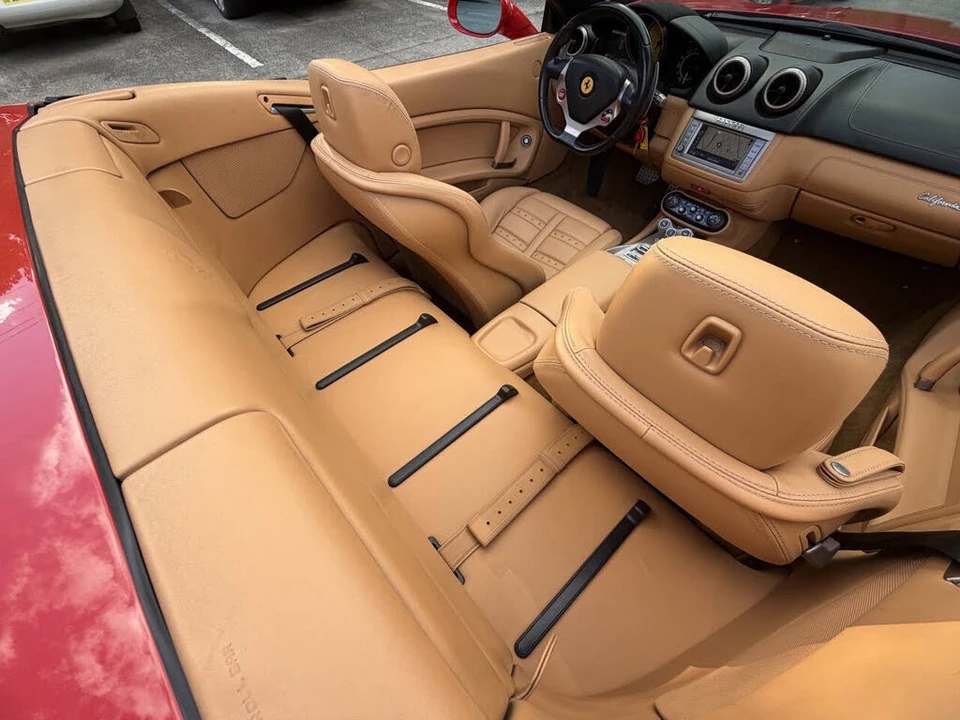 2010 Ferrari California - Image 17 of 31