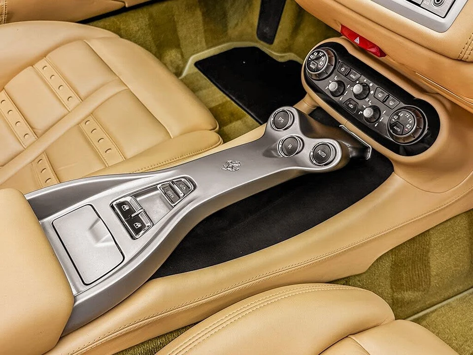 2010 Ferrari California - Image 18 of 31