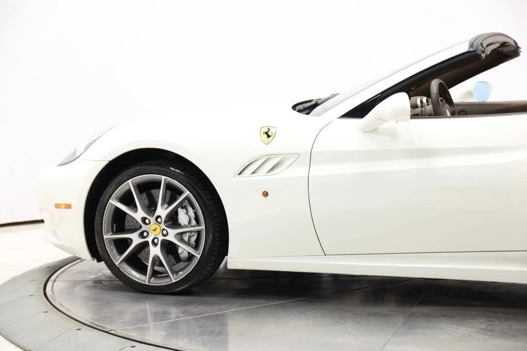 2010 Ferrari California - Image 9 of 31