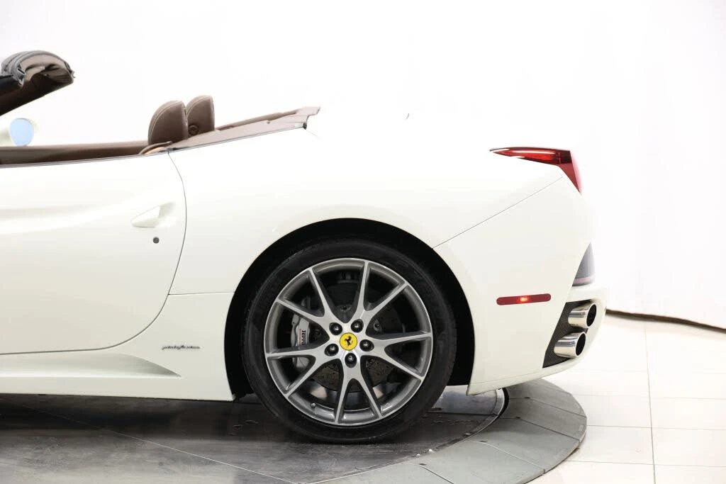 2010 Ferrari California - Image 11 of 31