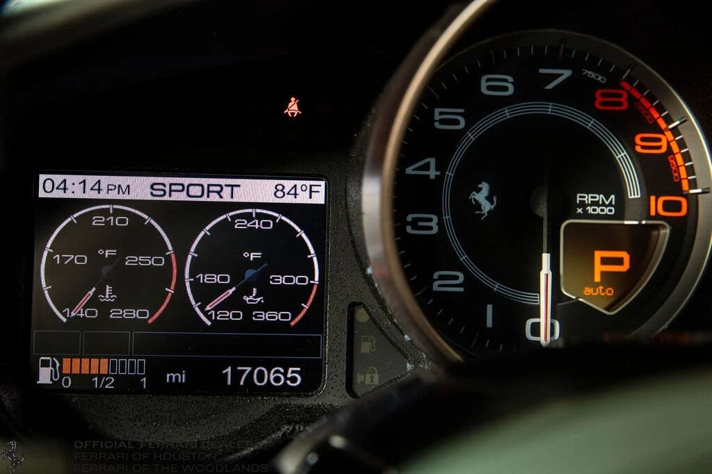 2010 Ferrari California - Image 12 of 31