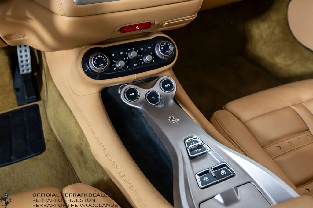 2010 Ferrari California - Image 15 of 31
