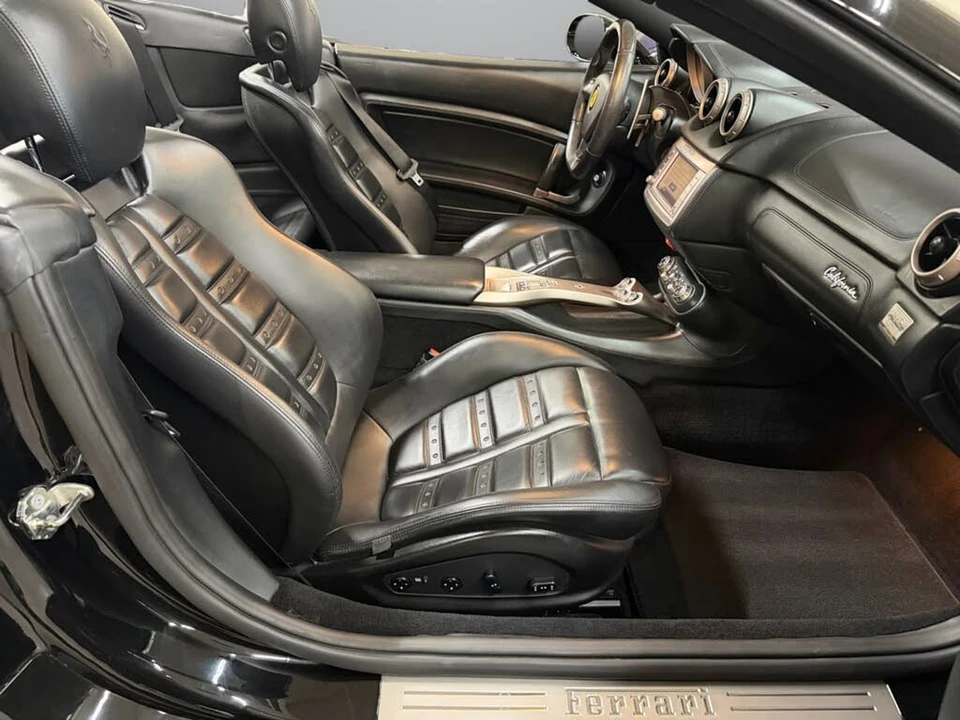 2010 Ferrari California - Image 17 of 25