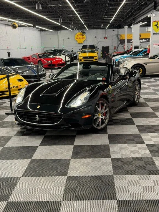2010 Ferrari California - Image 2 of 6