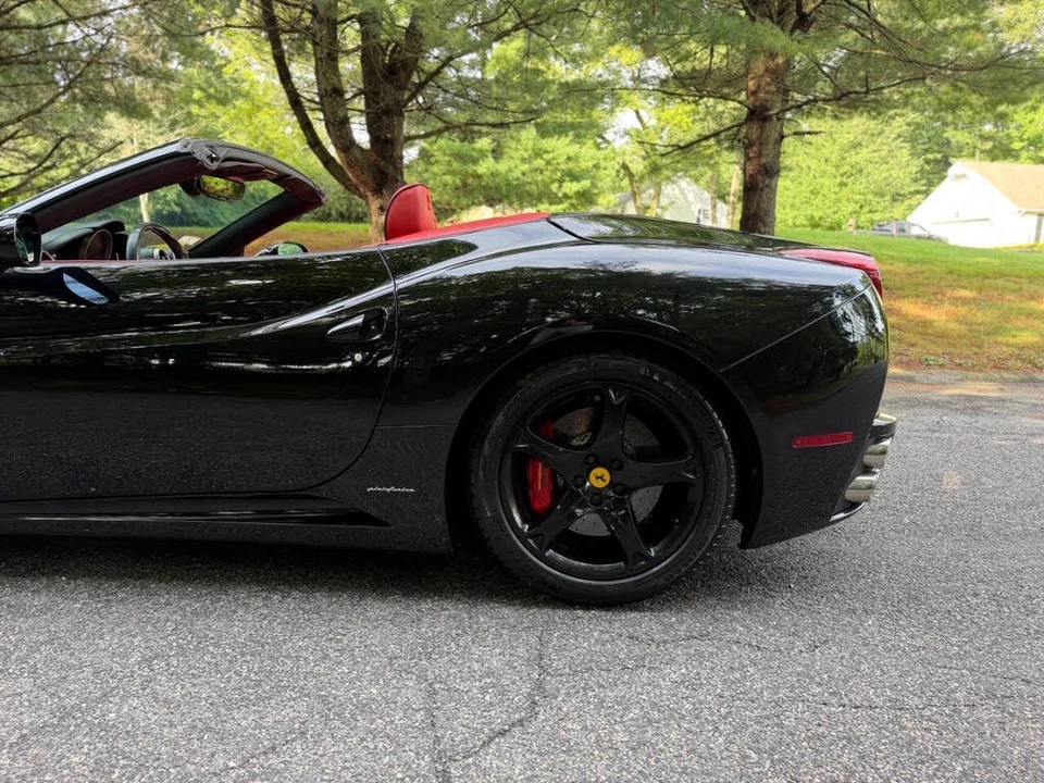 2010 Ferrari California - Image 8 of 31